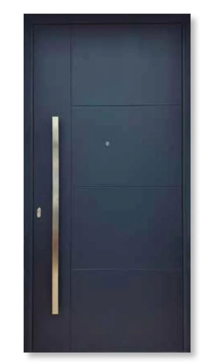 Puerta de entrada de aluminio antracita con tirador de acero inoxidable